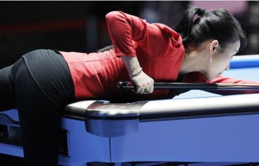 潘晓婷见乳沟比赛视频,潘晓婷性感乳沟比赛视频引发热议